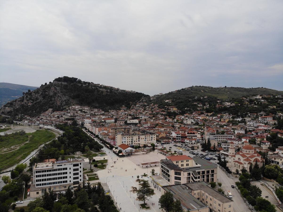 Hotel Orestiada Berat Exterior photo